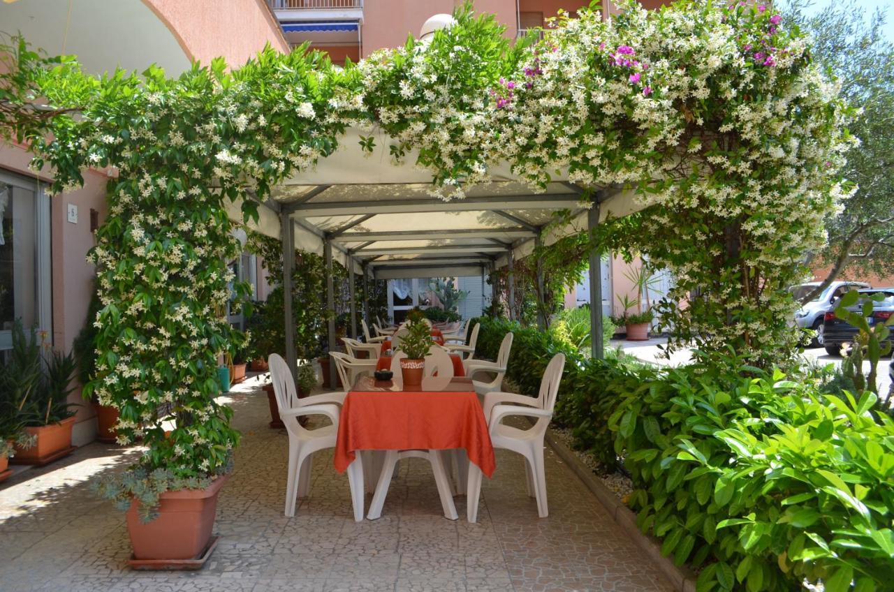Hotel I Due Gabbiani Citr 9006 Andora Exterior foto
